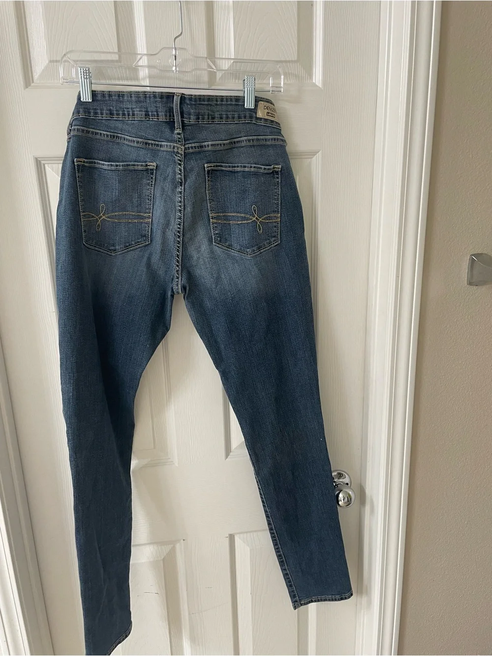 Denizen from Levi's Slim Skinny Jeans in Dark Wash Blue size 12 LONG - Picture 3 of 4